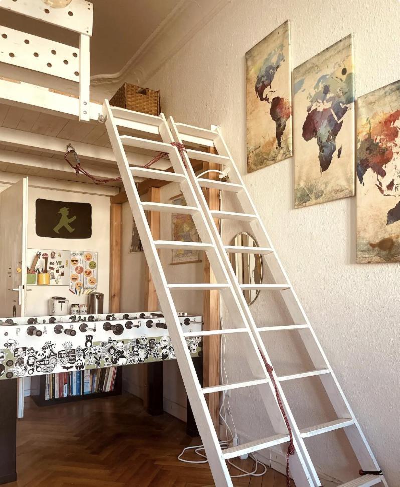 Accommodatie bij particulieren With Bay Window - Mezzanine, Foosball Table *