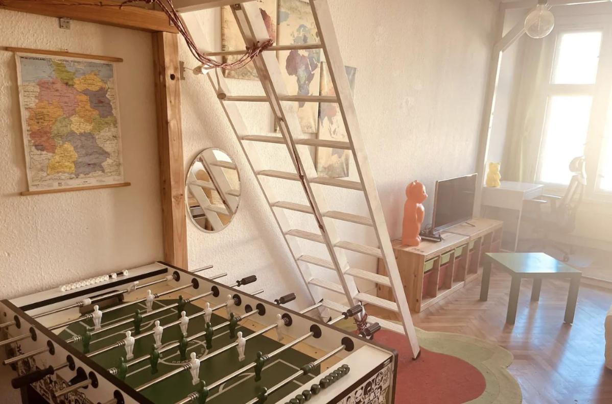 Accommodatie bij particulieren With Bay Window - Mezzanine, Foosball Table